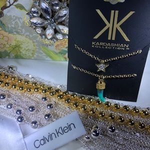 Kardashian Kollection Necklace Set, NWT🌷🌷🌷